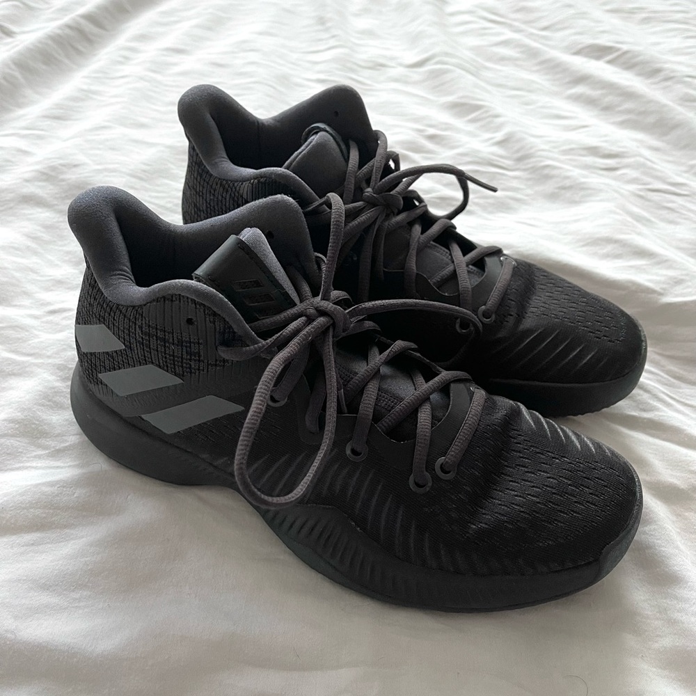 adidas running shoes (size: 8.5)